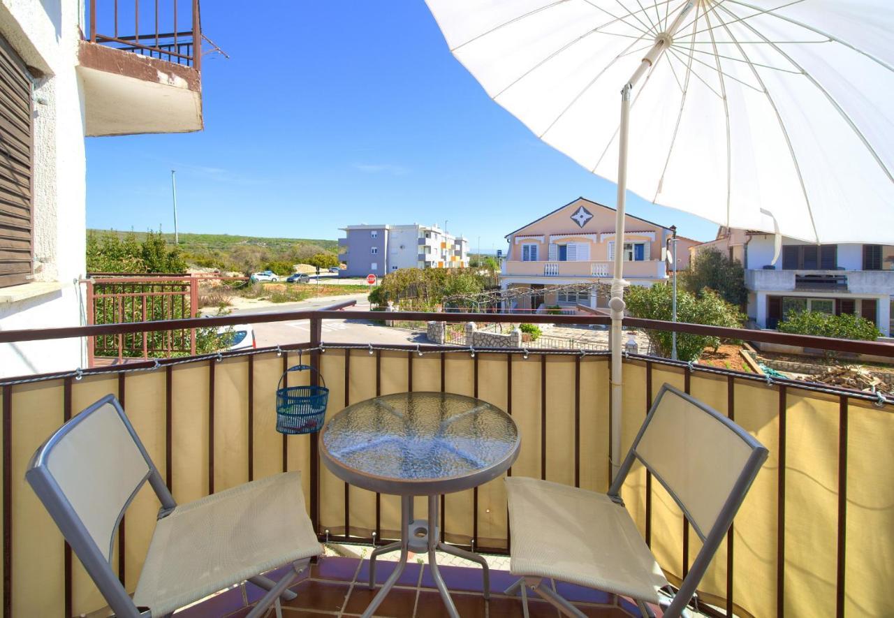 Studio Apartment Vesna Krk Town Eksteriør bilde