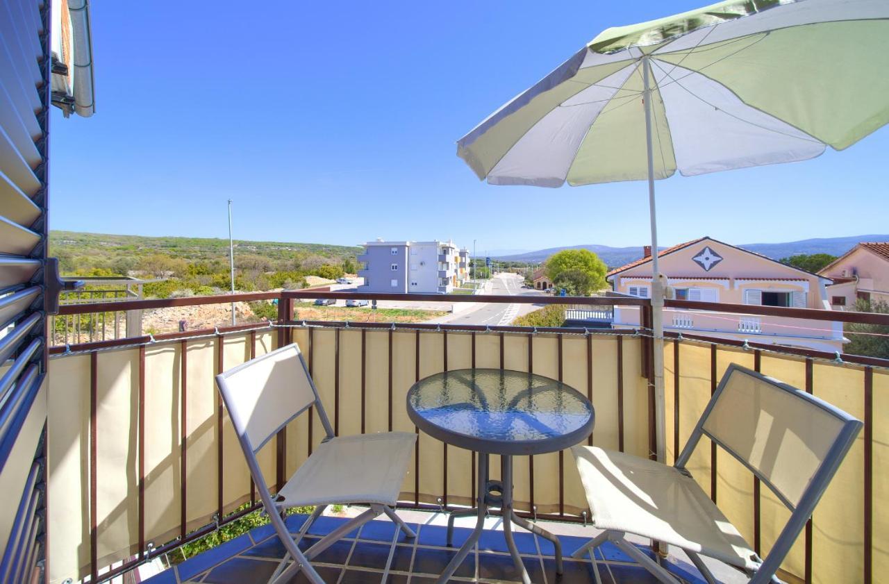Studio Apartment Vesna Krk Town Eksteriør bilde