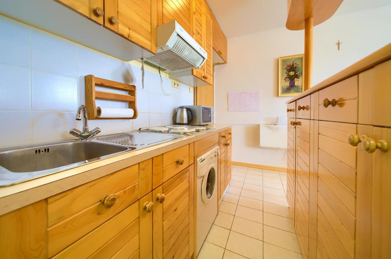 Studio Apartment Vesna Krk Town Eksteriør bilde