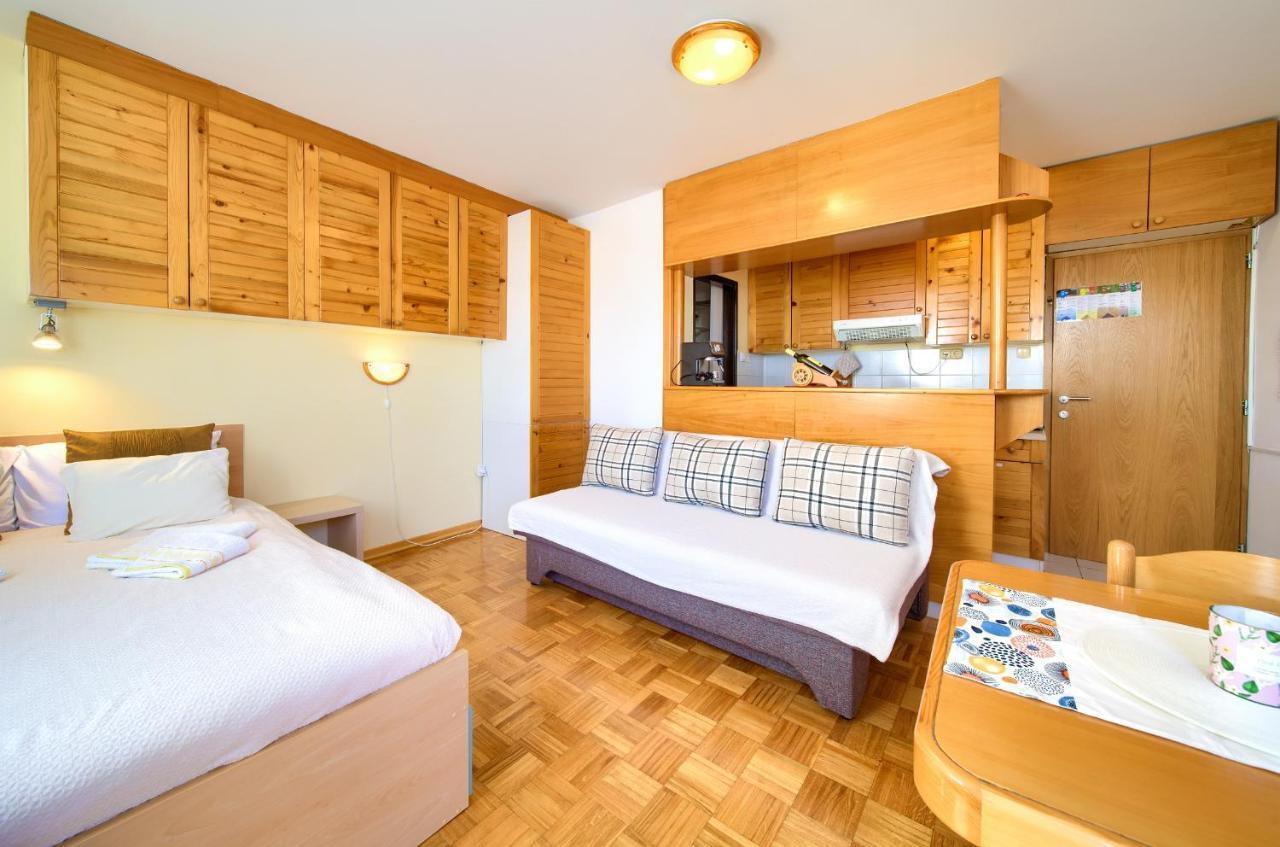 Studio Apartment Vesna Krk Town Eksteriør bilde