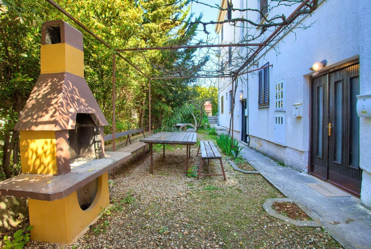 Studio Apartment Vesna Krk Town Eksteriør bilde